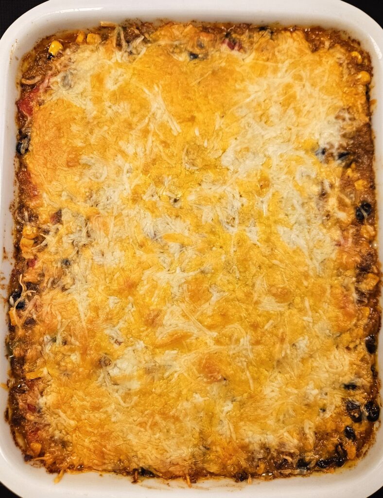 Bagt enchiladafad med quinoa og sorte bønner