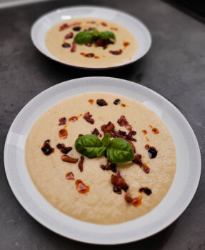 Cremet hvidkålssuppe