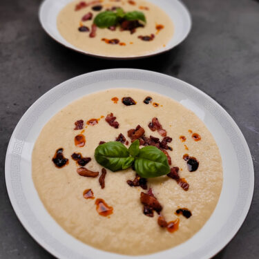 Cremet hvidkålssuppe