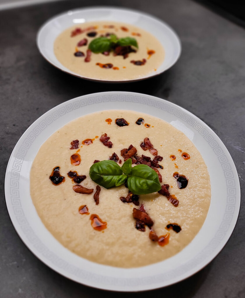 Cremet hvidkålssuppe