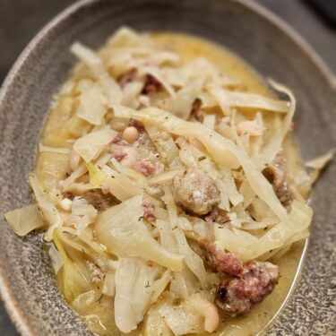 Legeret kålsuppe