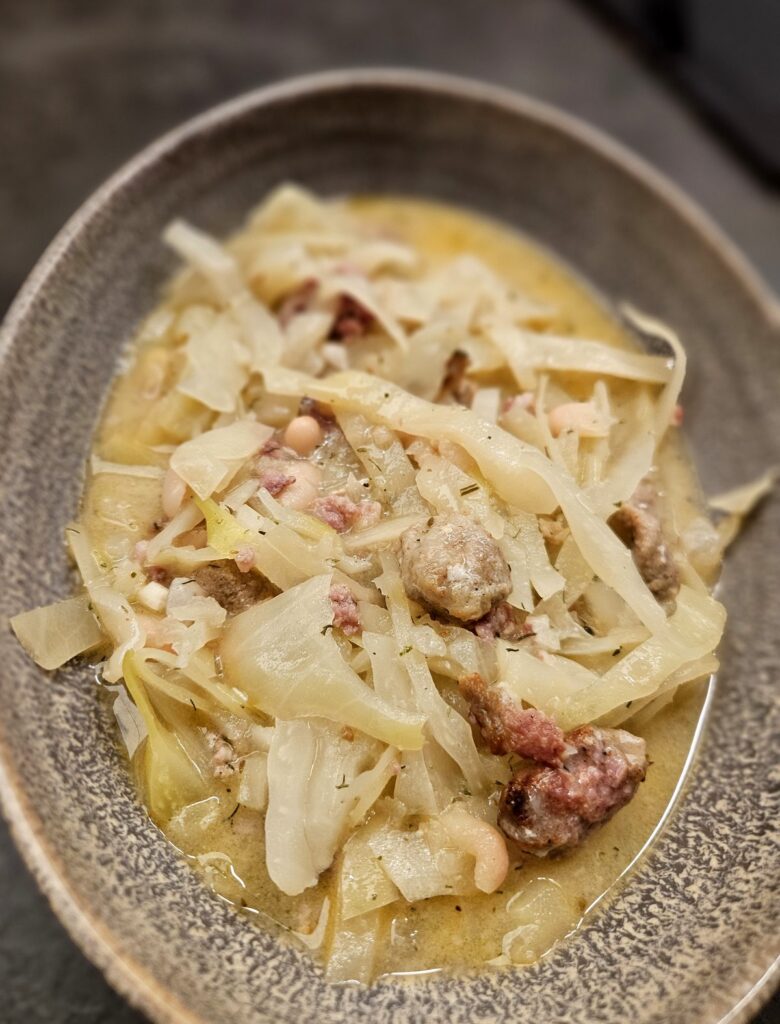 Legeret kålsuppe