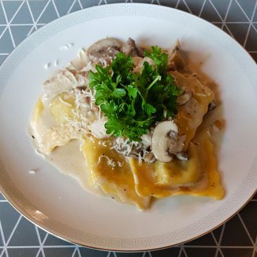Pasta i svampesovs