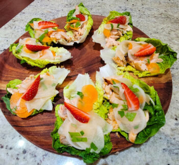 Salat med laks og radise