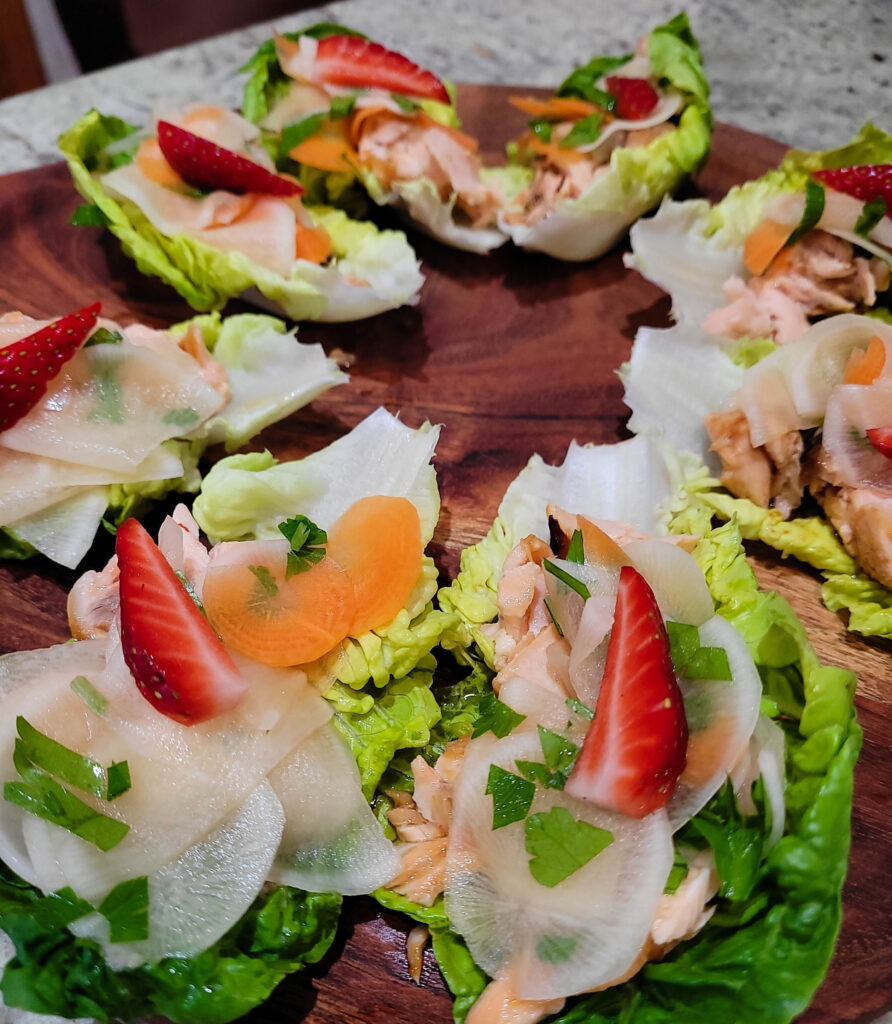 Salat med laks og radiser