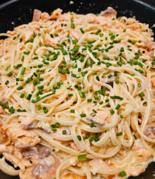 Whisky pasta med røget laks
